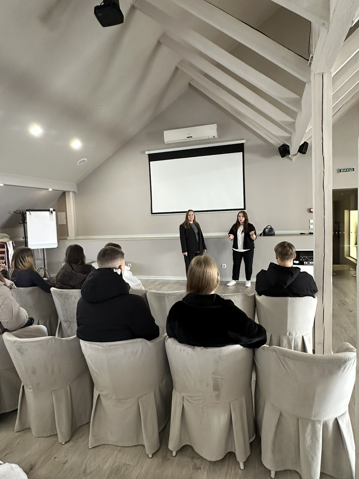 Бінарне заняття для здобувачів ОП "Менеджмент туристичної індустрії" першого (бакалаврського) рівня