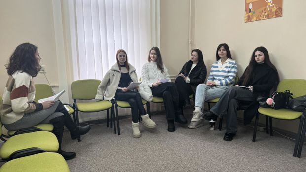 Тренінг на тему: "Розвиток творчості та креативного мислення: простір ідей та можливостей"